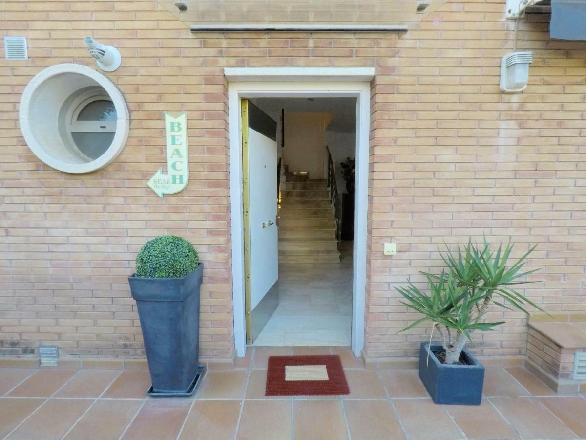 Beach House Castelldefels Exterior photo